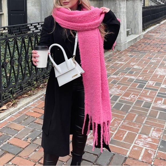 Anthropologie Barclay Fringed Wrap Scarf Pink - Picture 2 of 5